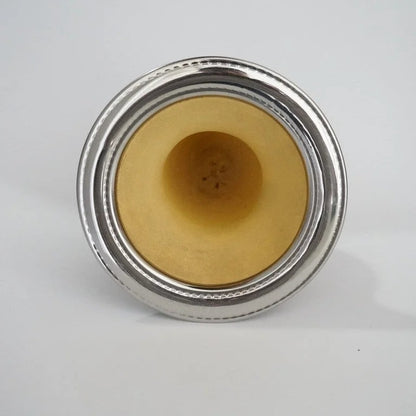Cuia Trabajada con Boquilla de Acero Inoxidable y Pie