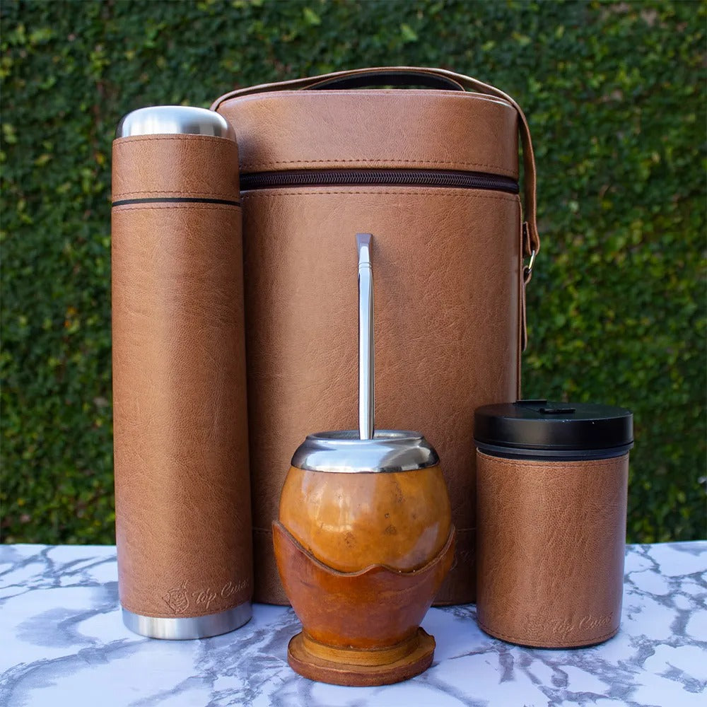 Kit de Mate Uruguayo: Matera Caramelo, Termo 0,95L, Mate Coquinho Claro, Bombilla de Acero Inoxidable y Porta Yerba